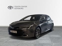 Mörkgrå (grå) Begagnad 2023 Toyota Corolla Hybrid Executive Halvkombi | 309 900 kr (Marknadspris)