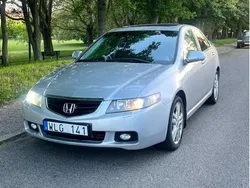 Silver Begagnad 2005 Honda Accord Executive Sedan | 45 000 kr (Bra pris)