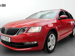 Röd Begagnad 2018 Skoda Octavia Ambition Kombi | 178 900 kr (Marknadspris)