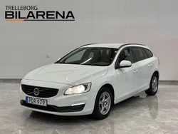 Vit Begagnad 2017 Volvo V60 Kombi | 159 900 kr (Marknadspris)