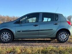 Grön Begagnad 2008 Renault Clio R.S. Halvkombi | 29 900 kr (Lite dyr)