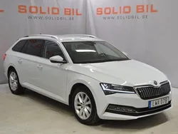 Vit Begagnad 2022 Skoda Superb Business Line Kombi | 329 900 kr (Marknadspris)