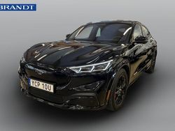 Svart Begagnad 2023 Ford Mustang Mach-E SUV | 599 000 kr