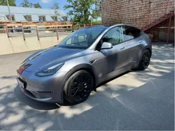 Grå Begagnad 2024 Tesla Model Y Performance SUV | 599 000 kr (Dyr)
