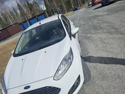 Vit Begagnad 2014 Ford Fiesta Titanium Halvkombi | 89 000 kr (Lite dyr)