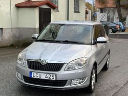 Silver Begagnad 2011 Skoda Fabia Elegance Halvkombi | 35 000 kr (Bra pris)
