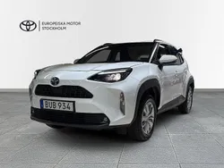 Vit Begagnad 2023 Toyota Yaris Cross Active SUV | 274 898 kr (Marknadspris)