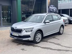 Silver (brilliant silver metallic) Begagnad 2023 Skoda Kamiq SUV | 239 900 kr (Marknadspris)