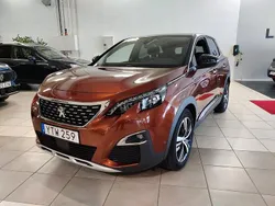 Flerfärgad (brun) Begagnad 2017 Peugeot 3008 GT-line SUV | 179 500 kr (Marknadspris)