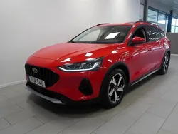 Röd (race red sol) Begagnad 2024 Ford Focus Active Kombi | 249 900 kr (Marknadspris)