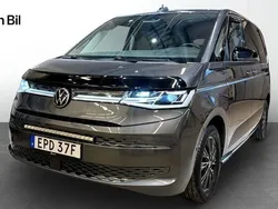 Grå Begagnad 2022 VW Multivan Style Van | 529 900 kr (Bra pris)