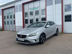 Silver Begagnad 2019 Volvo V40 R-Design Kombi | 204 900 kr (Marknadspris)