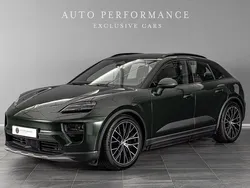 Mörkgrön Begagnad 2024 Porsche Macan 4 Electric SUV | 969 900 kr