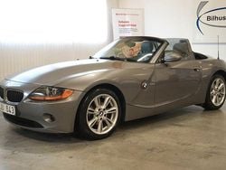 Grå Begagnad 2003 BMW Z4 Cab | 149 000 kr (Marknadspris)
