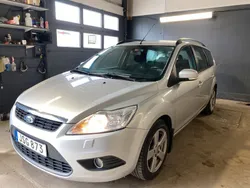 Grå Begagnad 2011 Ford Focus Platinum Kombi | 54 900 kr (Dyr)