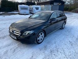 Svart Begagnad 2018 Mercedes E220 Avantgarde Kombi | 129 900 kr (Marknadspris)