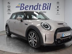 Grå Begagnad 2024 Mini Cooper S Halvkombi | 309 500 kr (Lite dyr)