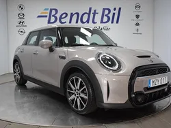 Grå Begagnad 2024 Mini Cooper S Halvkombi | 309 500 kr (Lite dyr)