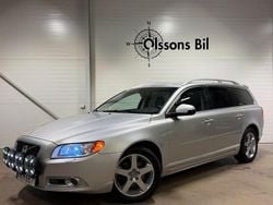 Ljusgrå Begagnad 2010 Volvo V70 R-Design Kombi | 99 900 kr (Lite dyr)
