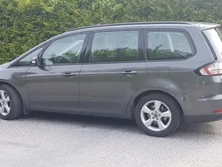 Grå Begagnad 2016 Ford Galaxy Trend Minibuss | 89 000 kr