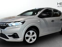 Grå Begagnad 2023 Dacia Sandero Essentiel Halvkombi | 124 900 kr (Marknadspris)