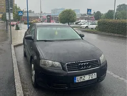 Svart Begagnad 2004 Audi A3 Attraction Halvkombi | 23 000 kr (Marknadspris)