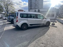 Silver Begagnad 2016 Ford Grand Tourneo Connect Minibuss | 125 000 kr