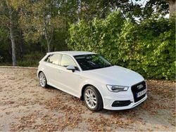 Vit Begagnad 2016 Audi A3 Sportback Attraction Halvkombi | 129 000 kr (Marknadspris)