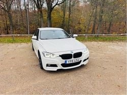Vit Begagnad 2018 BMW 318 M Sport Sedan | 214 999 kr (Marknadspris)