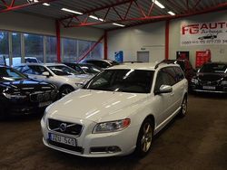 Vit Begagnad 2013 Volvo V70 R-Design Kombi | 109 900 kr (Marknadspris)