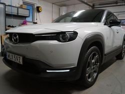 Vit (vitmetallic) Begagnad 2020 Mazda MX30 SUV | 159 000 kr (Marknadspris)