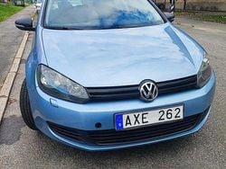 Blå Begagnad 2010 VW Golf VI Halvkombi | 70 000 kr (Marknadspris)