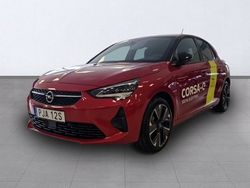Hot redmetallic /svart tak Begagnad 2022 Opel Corsa-e Design & Tech Halvkombi | 299 900 kr