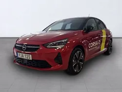 Hot redmetallic /svart tak Begagnad 2022 Opel Corsa-e Design & Tech Halvkombi | 299 900 kr (Lite dyr)