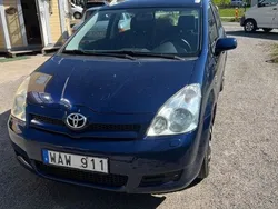 Mörkblå Begagnad 2004 Toyota Corolla Verso Minibuss | 39 500 kr