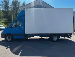 Blå Begagnad 2018 Mercedes Sprinter Van | 118 300 kr