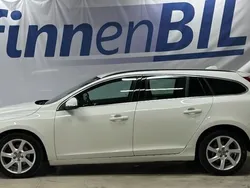 Vit Begagnad 2014 Volvo V60 Momentum Kombi | 139 500 kr (Marknadspris)