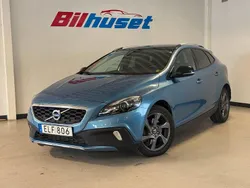 Blå Begagnad 2014 Volvo V40 CC Momentum Kombi | 176 000 kr (Marknadspris)