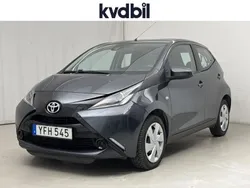 Mörkgrå Begagnad 2016 Toyota Aygo X-play Halvkombi | 79 900 kr (Superpris)