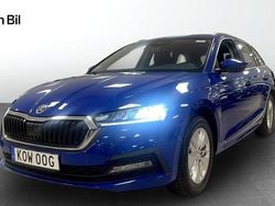 Blå Begagnad 2022 Skoda Octavia Ambition Kombi | 229 900 kr (Marknadspris)