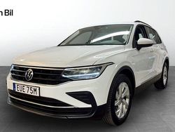 Vit (pure white) Begagnad 2021 VW Tiguan Life SUV | 284 900 kr (Marknadspris)