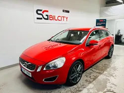 Röd Begagnad 2011 Volvo V60 Summum Kombi | 79 900 kr (Marknadspris)