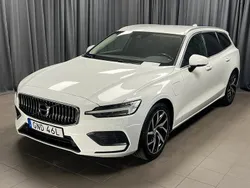 Vit Begagnad 2020 Volvo V60 Inscription Kombi | 299 000 kr (Marknadspris)