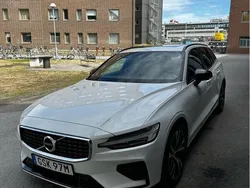 Vit Begagnad 2020 Volvo V60 R-Design Kombi | 339 000 kr (Marknadspris)