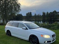 Vit Begagnad 2011 Volvo V70 Summum Kombi | 42 000 kr (Lite dyr)