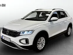 Vit (pure white) Begagnad 2022 VW T-Roc Life SUV | 269 900 kr (Marknadspris)