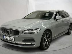 Grå Begagnad 2024 Volvo V90 Core Kombi | 394 900 kr (Marknadspris)
