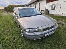Brun Begagnad 2002 Volvo V70 Business Edition Kombi | 18 500 kr (Marknadspris)