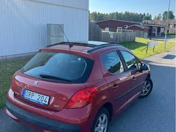 Röd Begagnad 2007 Peugeot 207 Halvkombi | 26 000 kr (Marknadspris)