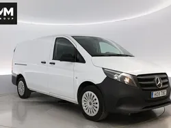 Vit (arktisk vit) Begagnad 2025 Mercedes Vito Minibuss | 523 750 kr (Marknadspris)